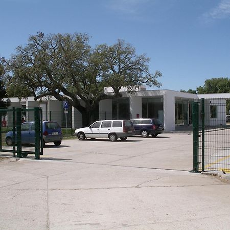 ホテル Parque De Campismo Orbitur モンタルジル エクステリア 写真