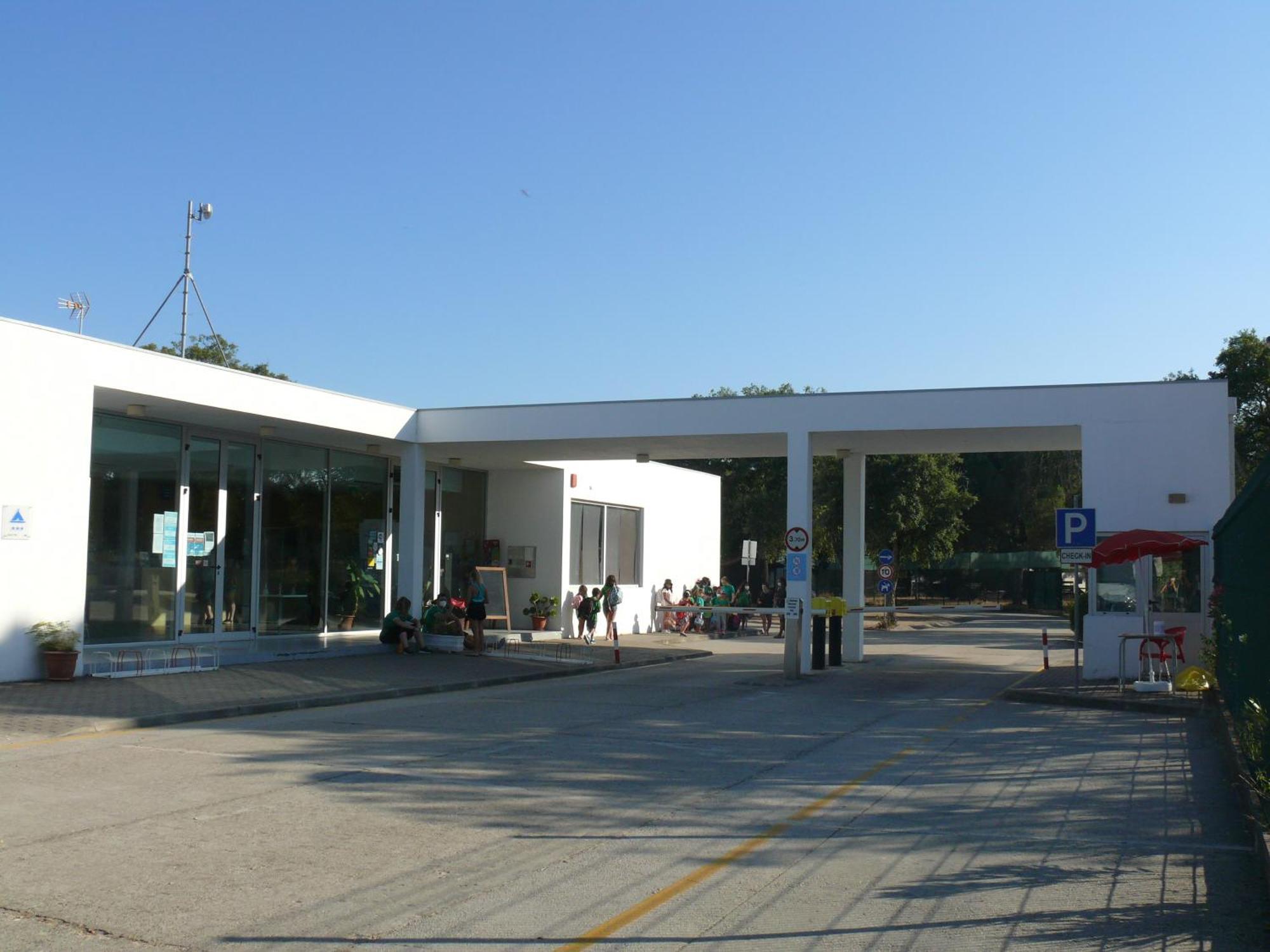ホテル Parque De Campismo Orbitur モンタルジル エクステリア 写真