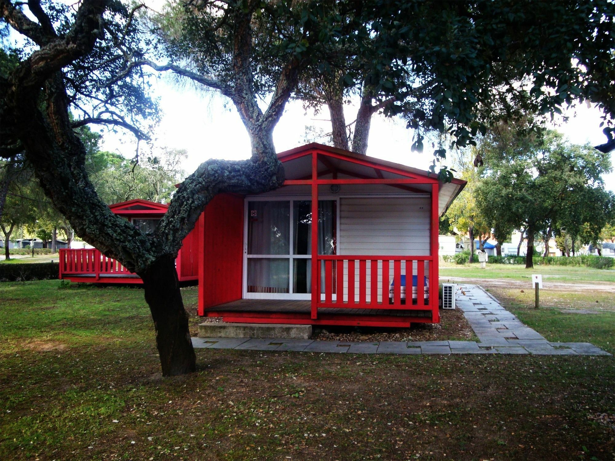 ホテル Parque De Campismo Orbitur モンタルジル エクステリア 写真